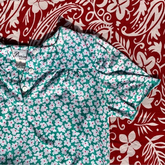 Vintage Tops - Darian Petites Vintage Green/White Floral Top Button Up Front Horizontal Yoke 🌼